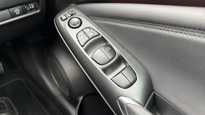 Nissan Juke 1.0 DiG-T N-Connecta 5dr Petrol Hatchback